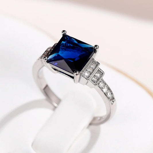 Huitan Vintage Blue Cubic Zirconia Rings for Women Sparkling Wedding Bands Accessories Lady's Rings Anniversary Party Jewelry